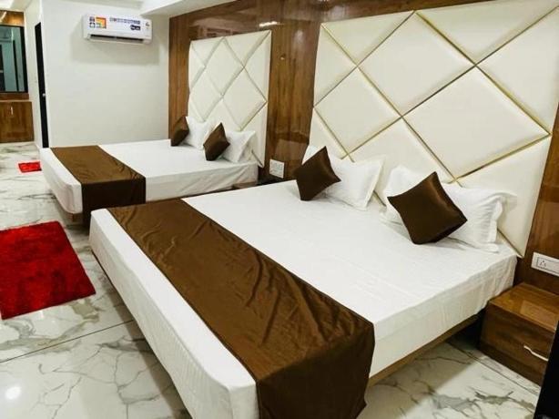 Hotel New German Ahmedabad Room photo